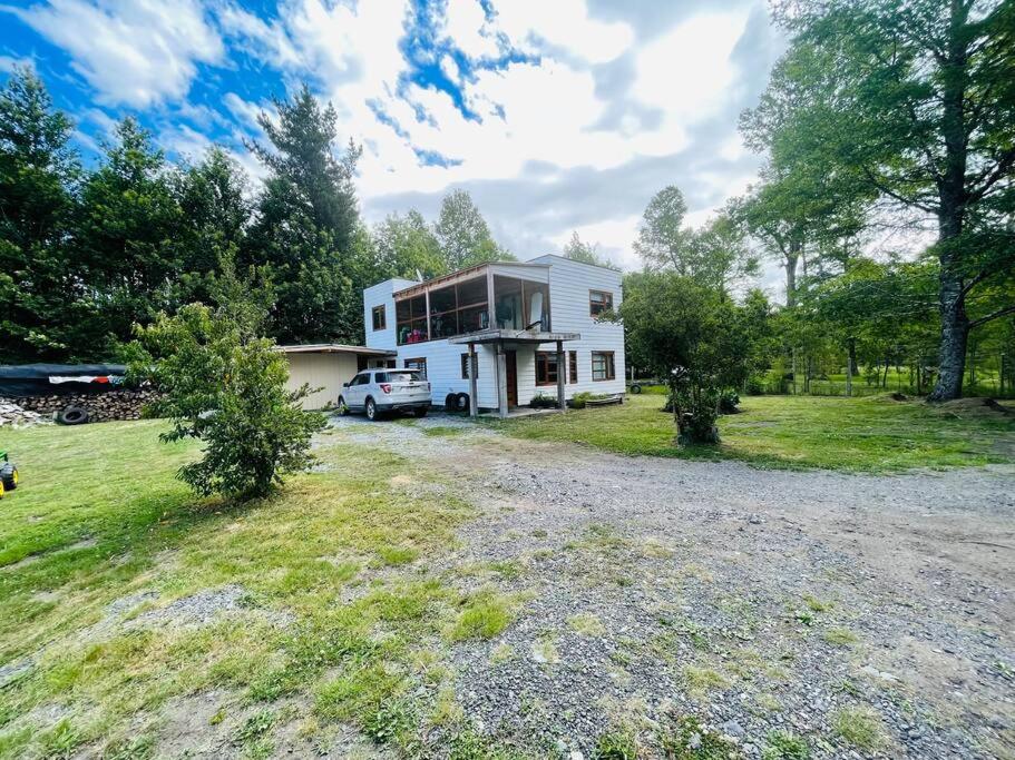 A Casa en Pucon con Tinaja e hidromasaje.