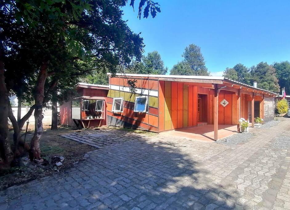 Acogedora Casa Familiar Renovada a Pasos del Lago.