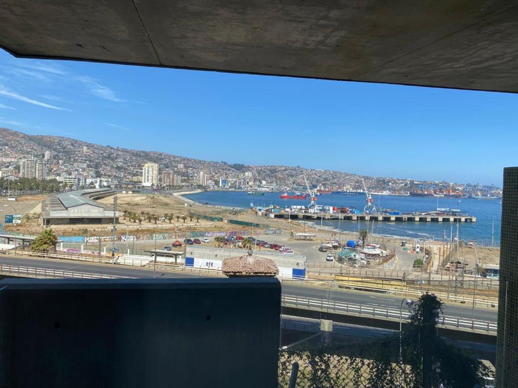 Amplio Studio a estrenar en Condominio con Terraza Servicio HOM 173