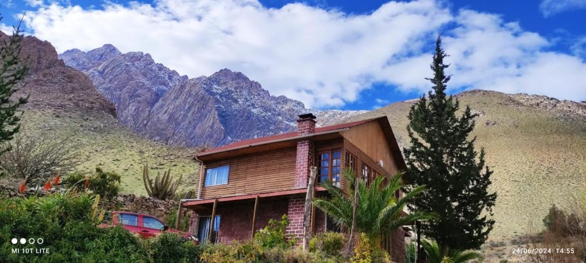 Hermosa casa familiar para 8 personas con tinaja-Cochiguaz Valle de Elqui