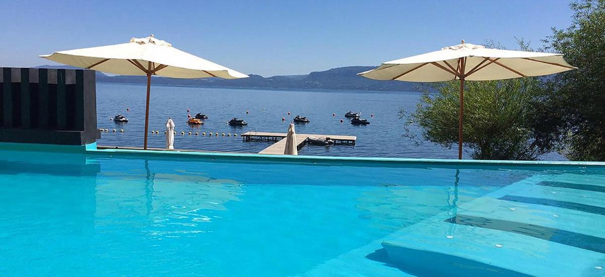 Hermosa terraza frente al lago Villarrica