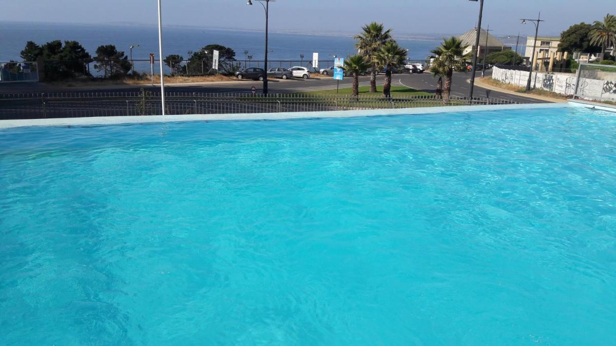 lindo y exclusivo Departamento en Costa Concón , con piscina vista al mar y otra temperada