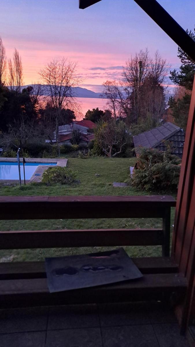 PUCON-VILLARRICA cabaña amplia bajada al lago